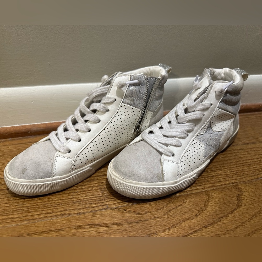 Vintage Havana Raquel White and Gray Mid-Top Sneakers